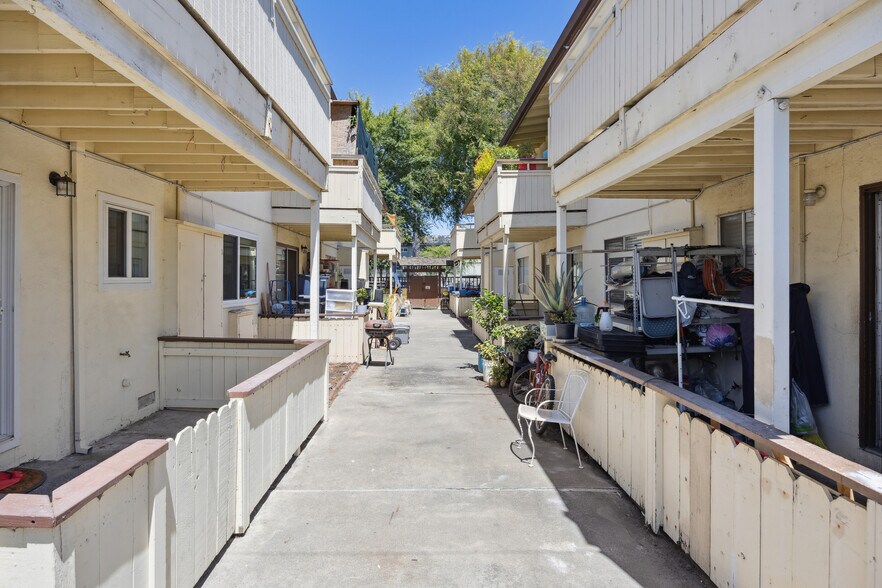 More Photos Of 263 La Pala Dr, San Jose Apartments For Sale