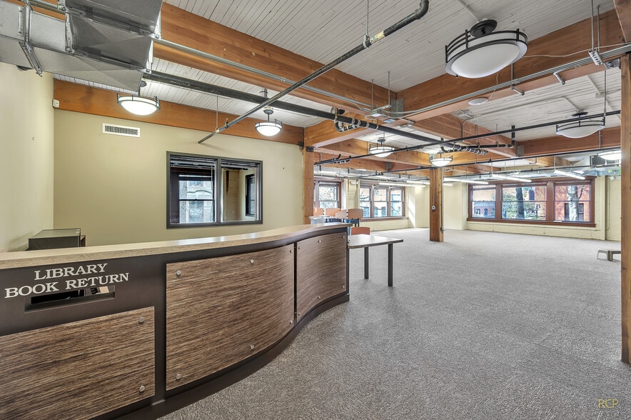 More Photos Of 75 NW Couch St, Portland Medical For Lease