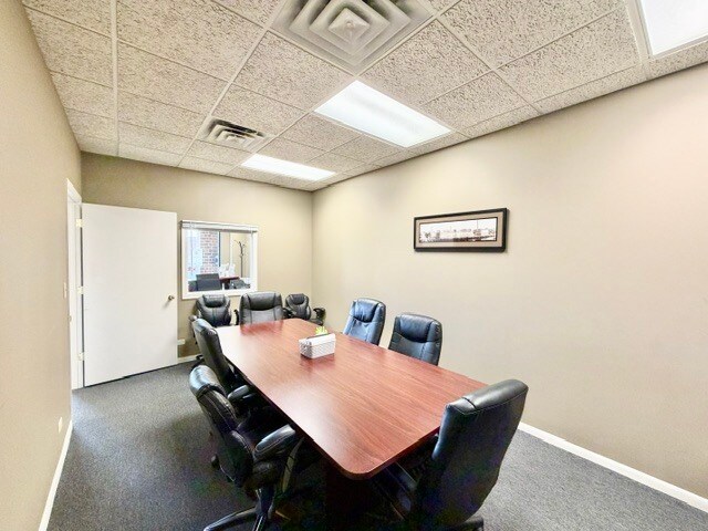 More Photos Of 300-368 Sundown Rd, South Elgin Storefront For Lease