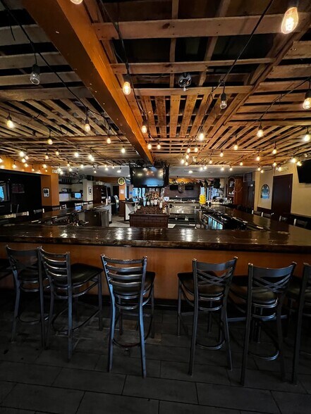 More Photos Of 910 Union Ave, Union Beach Restaurant For Sale