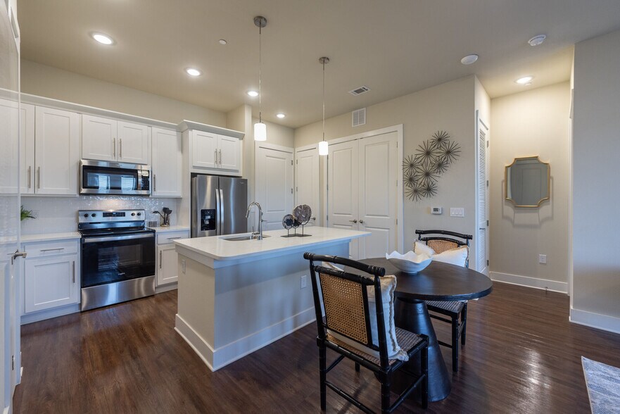 More Photos Of 2200 Carl D Silver Pky, Fredericksburg Apartments For Lease
