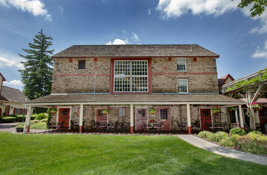 More Photos Of 1005 Horsham Rd, North Wales Hotel For Sale