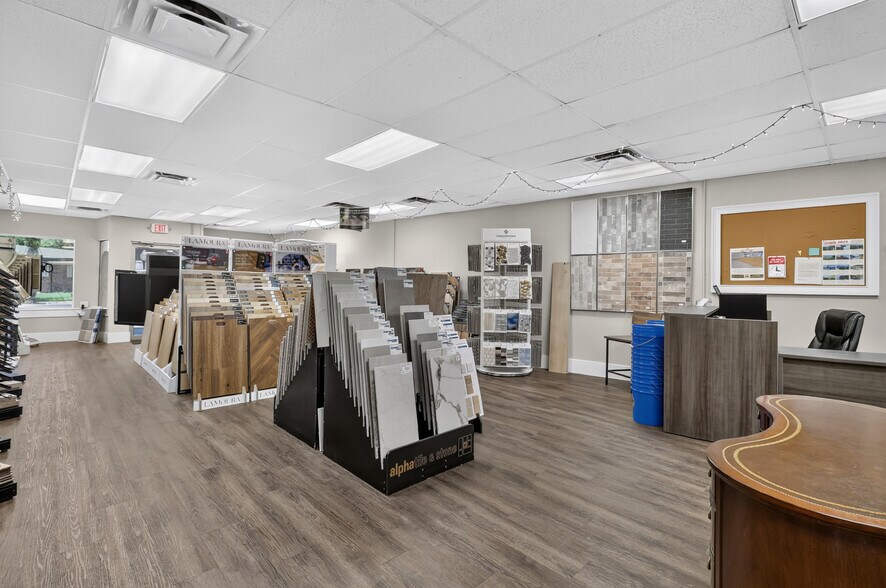 More Photos Of 119 Main St, Auburndale Storefront Retail Office For Sale