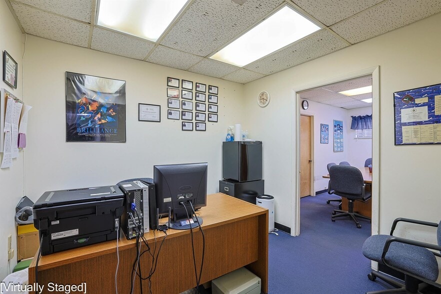 More Photos Of 1172 W Galbraith Rd, Cincinnati Office For Sale