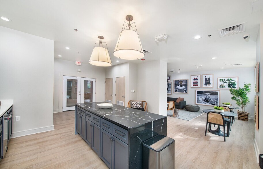 More Photos Of 120 N Cedar St, Charlotte Apartments For Lease