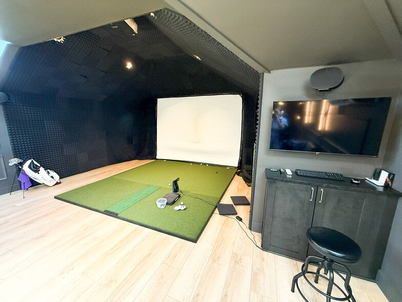 More Photos Of 7710 Olentangy River Rd, Columbus Office For Lease