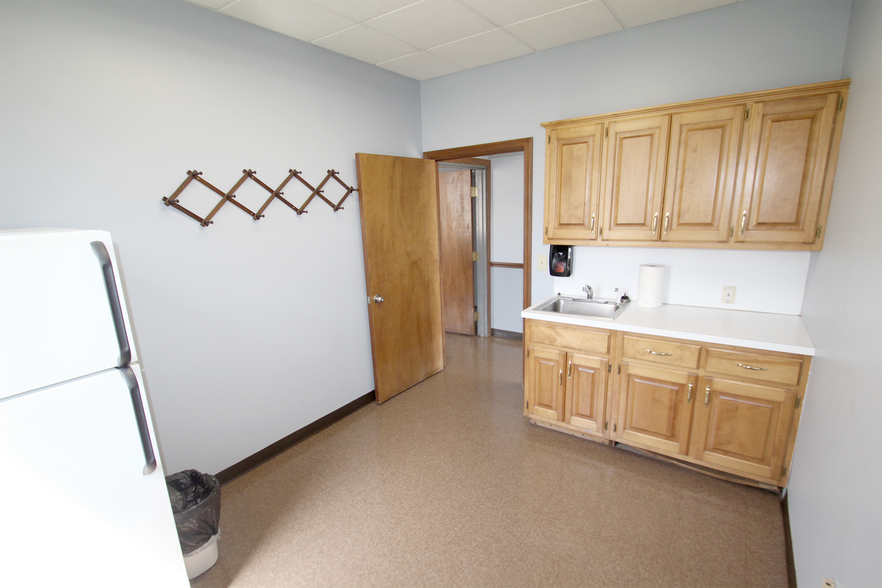 More Photos Of 3143 Whipple Dr, Barberton Warehouse For Sale