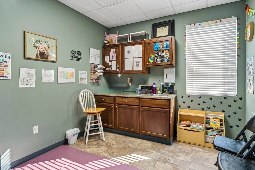 More Photos Of 26208 Lee Hwy, Abingdon Medical For Lease