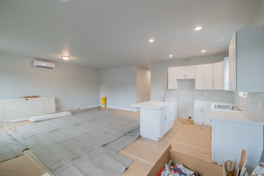 More Photos Of 1230 49th Ave, Sweet Home Multifamily For Sale