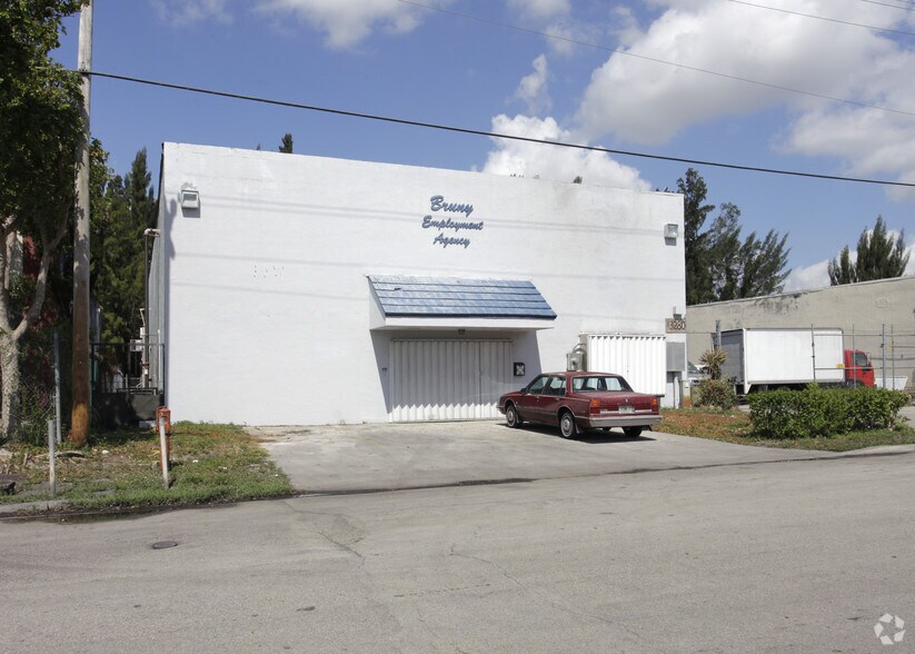 More Photos Of 13280 NW 43rd Ave, Opa Locka Warehouse For Lease