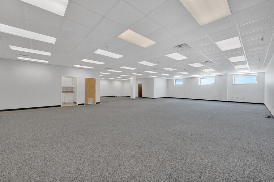 More Photos Of 4500 Leeds Ave, North Charleston Unknown For Lease