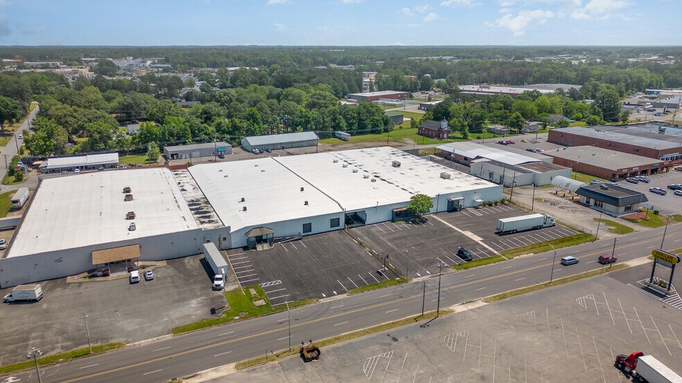More Photos Of 2613-2625 Lee Ave, Sanford Manufacturing For Lease