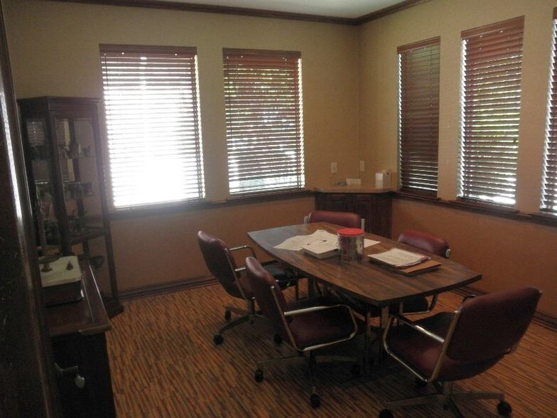 More Photos Of 411 Harwood Rd, Bedford Office For Lease