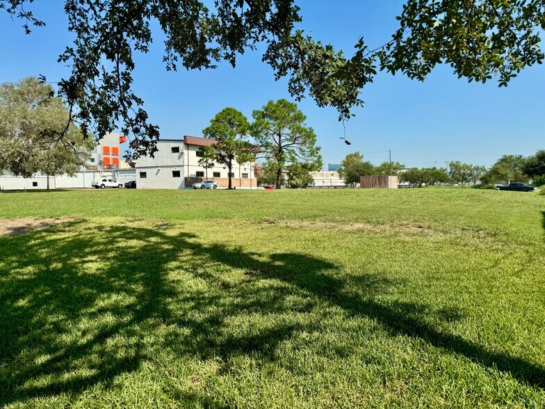 Primary Photo Of 3116 Telge St, Houston Land For Sale
