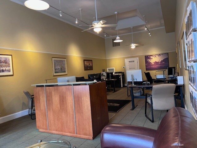 More Photos Of 405 Boston Post Rd, Weston General Retail For Lease