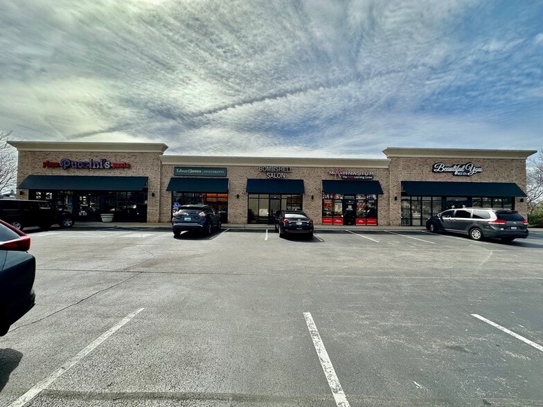 More Photos Of 3801 Dylan Pl, Lexington Storefront For Lease