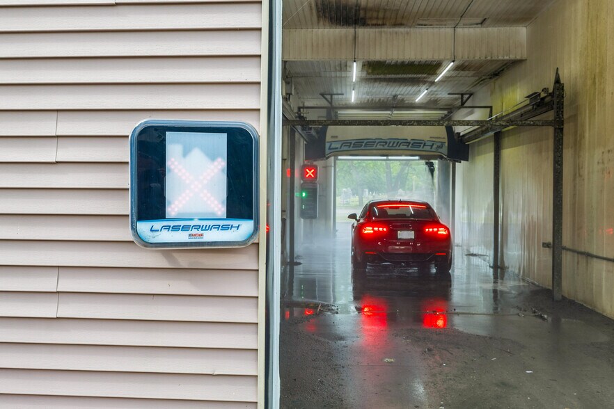 More Photos Of 8477 Seneca Tpke, New Hartford Carwash For Sale