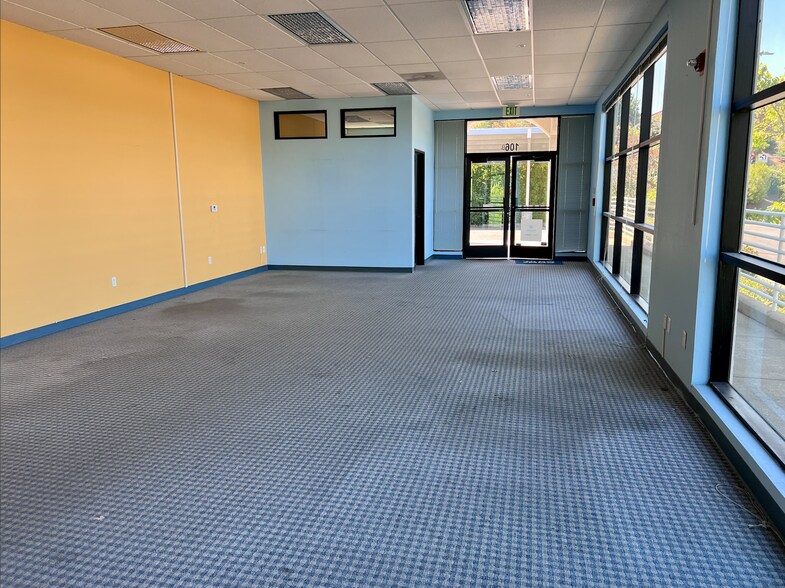 More Photos Of 106 Plaza Dr, Vallejo Storefront Retail Office For Lease