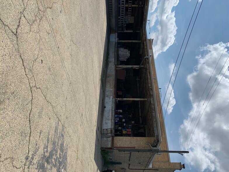 More Photos Of 4617-4623 N Pulaski Rd, Chicago Warehouse For Sale