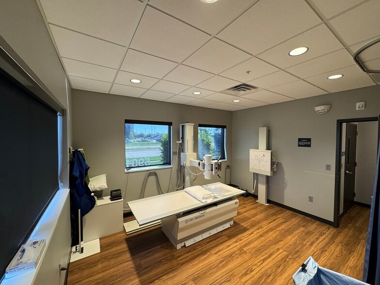 More Photos Of 5901 N 27th St, Lincoln Medical For Lease