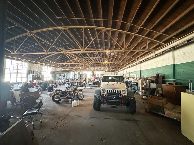 More Photos Of 200 S 7th St, Fort Smith Warehouse For Sale