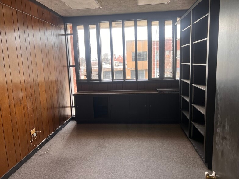 More Photos Of 309 N Main St, Salisbury Office Residential For Sale