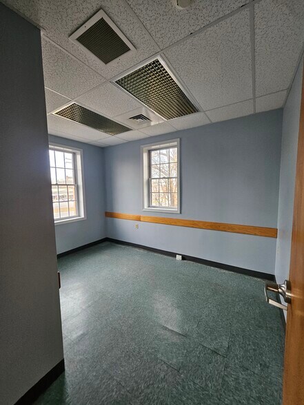 More Photos Of 3404 Hamilton Blvd, Allentown Office For Sale