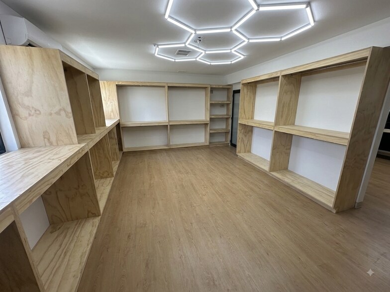 More Photos Of 11 Prospect Ave, Hewlett Warehouse For Lease