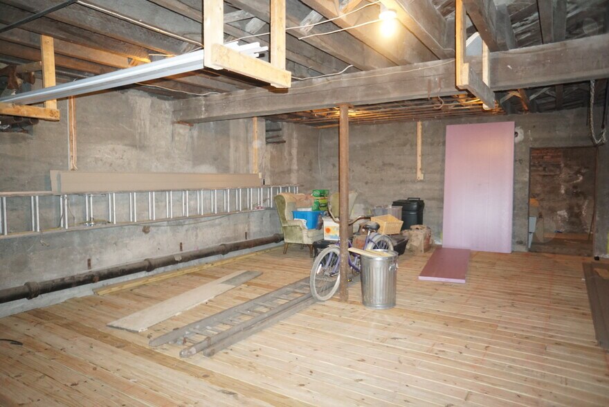 More Photos Of 540-534 Pawling Ave, Troy Freestanding For Lease