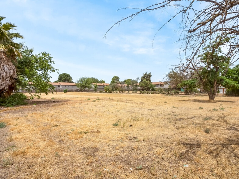 More Photos Of 1126 W 7th St, Hanford Land For Sale