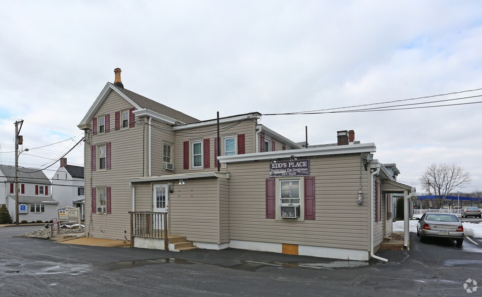 More Photos Of 975 2nd Street Pike, Richboro Office For Lease