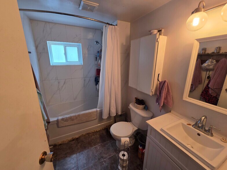 More Photos Of 4-6 Sykes St N, Meaford Apartments For Sale