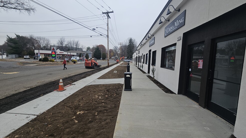 More Photos Of 564-594 Success Ave, Stratford Freestanding For Lease