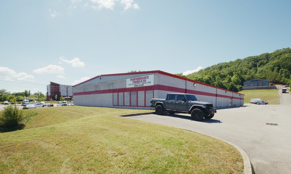 More Photos Of 1345 Callahan Dr, Knoxville Distribution For Sale