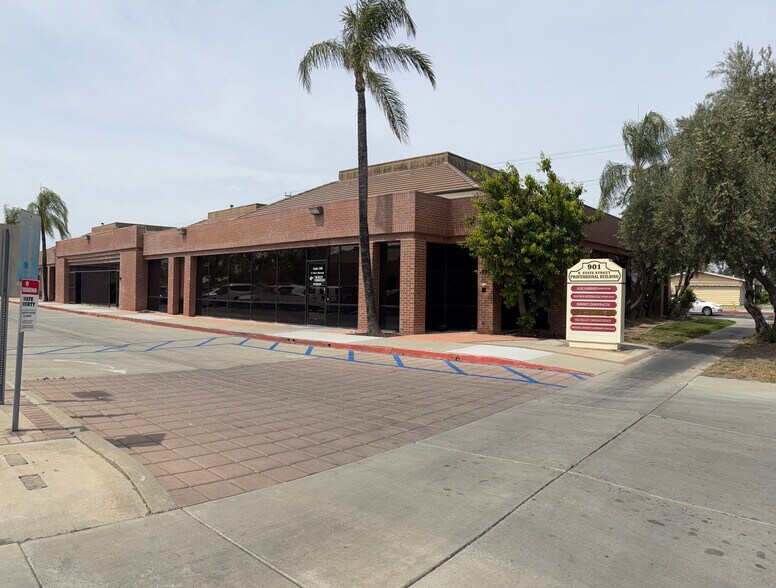 Primary Photo Of 901 S State St, Hemet Office For Lease