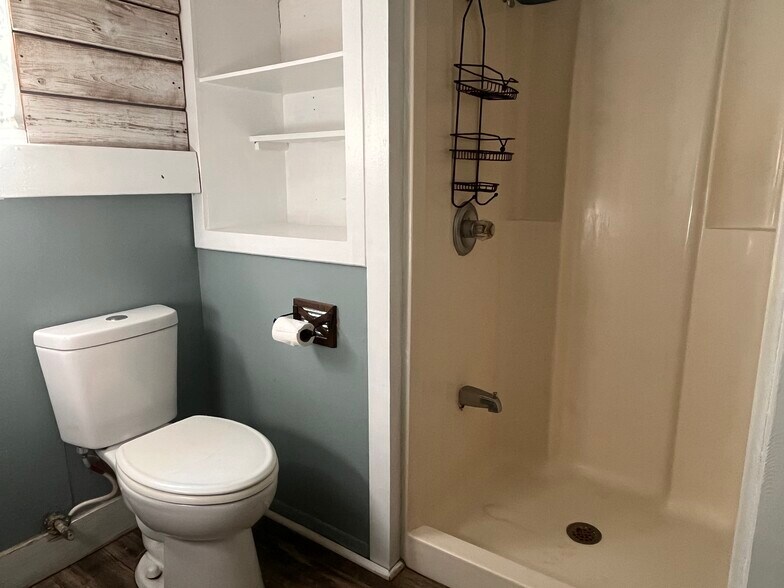 More Photos Of 230 S Center St, Pierson Apartments For Sale