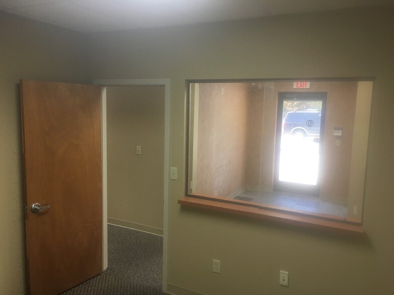 More Photos Of 6699 Fletcher Creek Cv, Memphis Warehouse For Sale