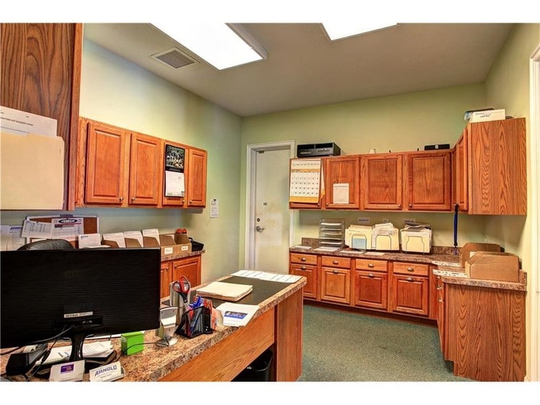 More Photos Of 181 Sebastian Blvd, Sebastian Light Manufacturing For Sale