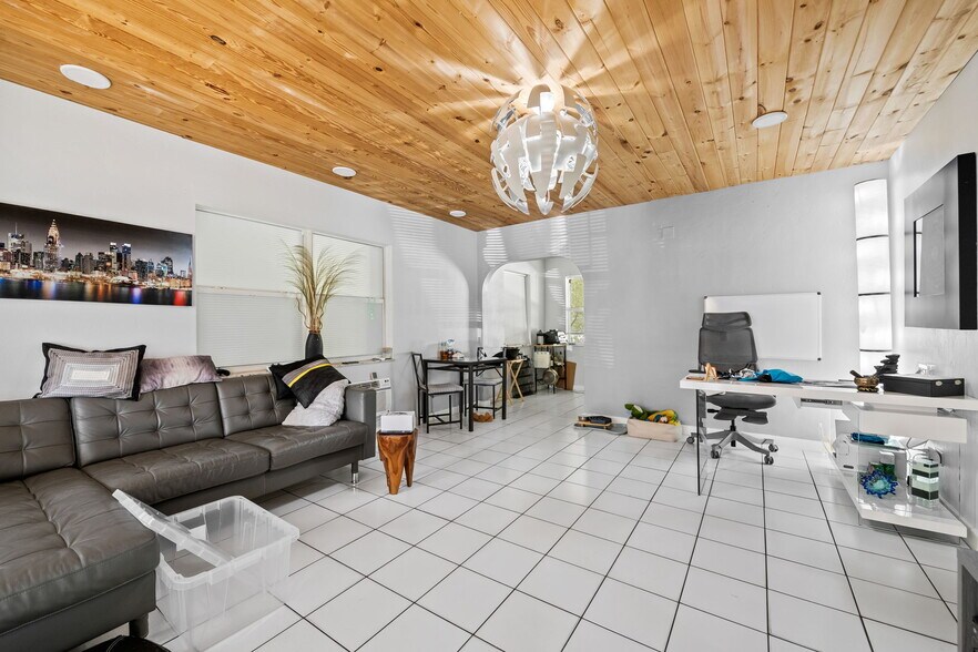 More Photos Of 724 NE 3rd Ave, Fort Lauderdale Apartments For Sale