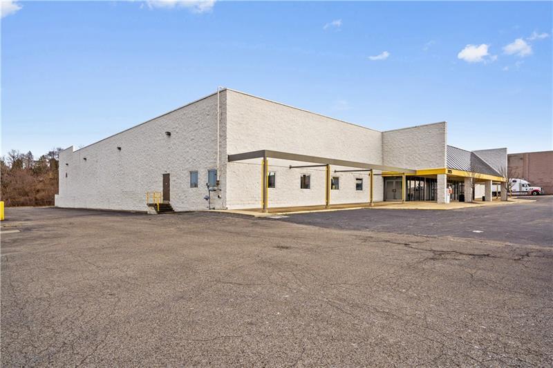 More Photos Of 7025 Clairton Rd, West Mifflin Flex For Lease