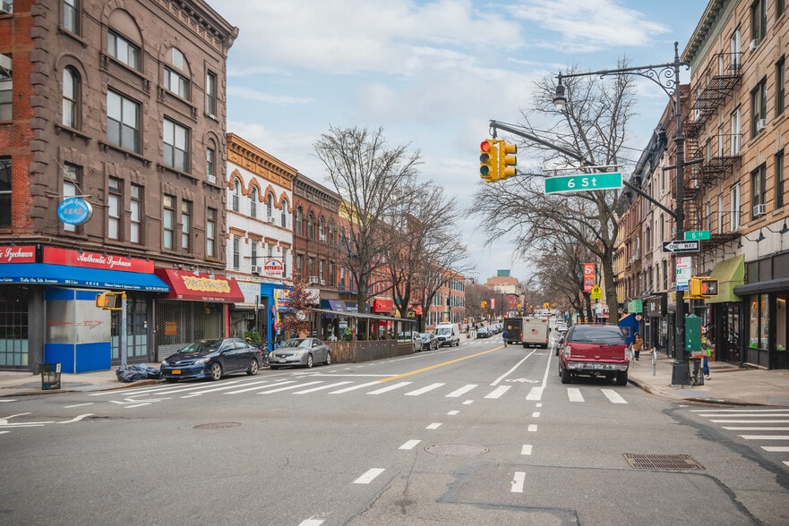 More Photos Of 390 5th Ave, Brooklyn Apartments For Sale