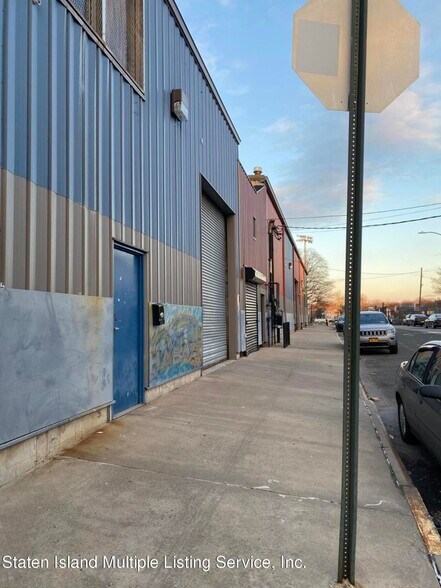 More Photos Of 147 Wayne St, Staten Island Warehouse For Lease
