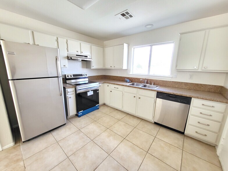 More Photos Of 1171 Sixshooter Ave, Pahrump Apartments For Sale