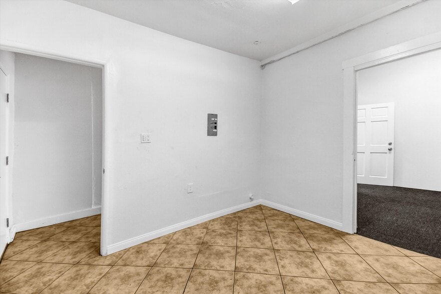 More Photos Of 11418 Garvey Ave, El Monte Freestanding For Lease