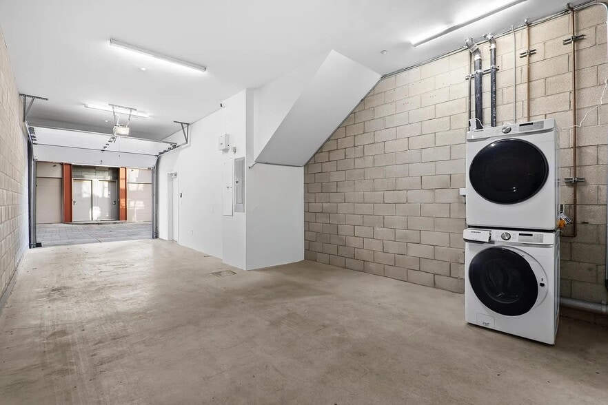 More Photos Of 3450 Cahuenga Blvd W, Los Angeles Office Residential For Sale