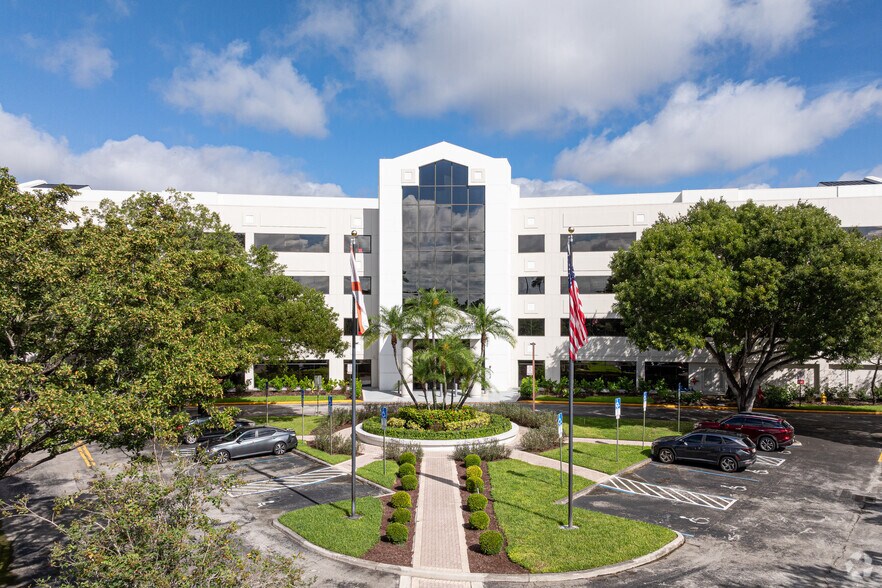 More Photos Of 1600 SW 80th Ter, Plantation Unknown For Lease