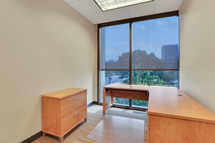 More Photos Of 141 E Town St, Columbus Office Residential For Lease