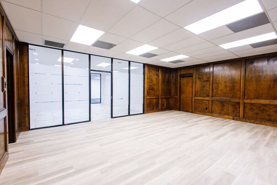 More Photos Of 8225 Westglen Dr, Houston Office For Sale