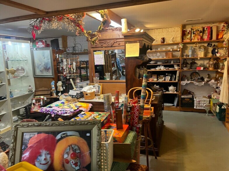 More Photos Of 43W407 US Highway 20, Pingree Grove Storefront Retail Residential For Sale