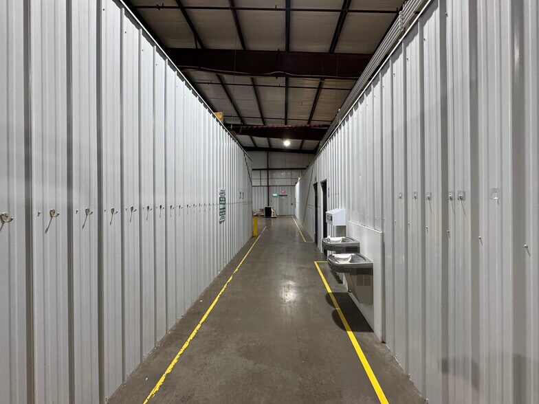 More Photos Of 655 10th St, Cedartown Warehouse For Sale